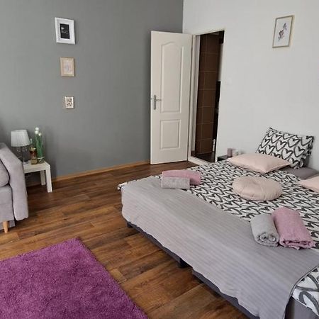 Sweet 16 Apartment In The Party District Budapest Ngoại thất bức ảnh