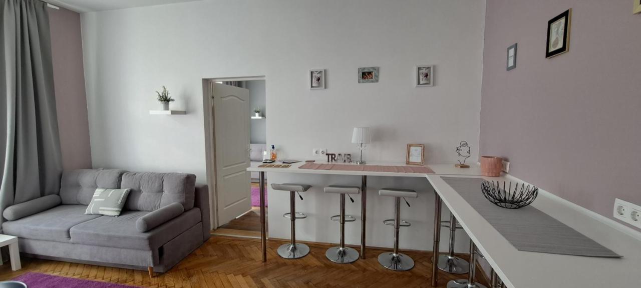 Sweet 16 Apartment In The Party District Budapest Ngoại thất bức ảnh